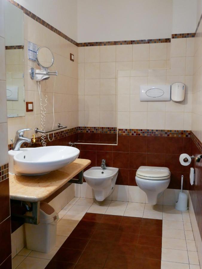 My Friend Antonia Bed & Breakfast Barcellona-Pozzo di Gotto Luaran gambar